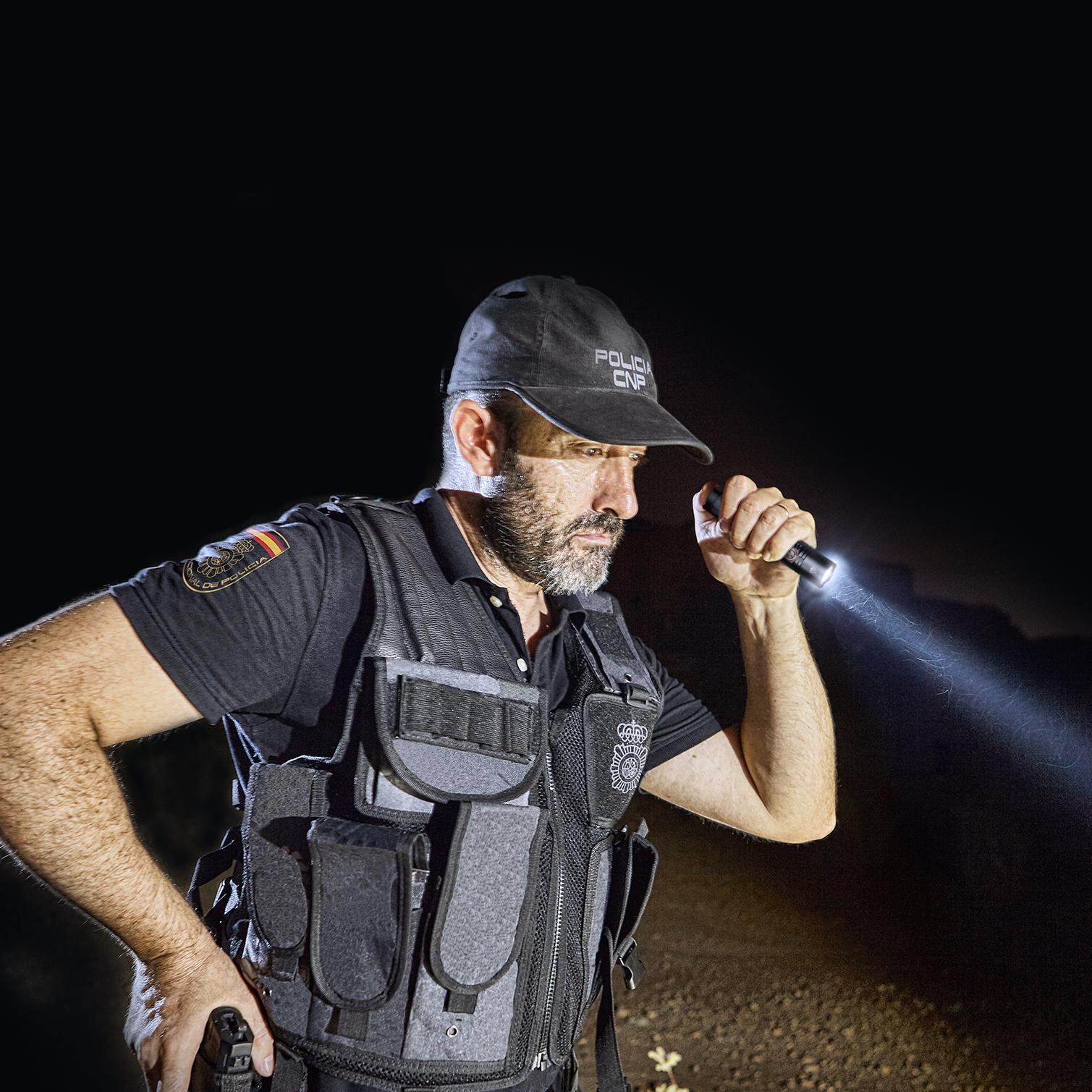 Latarka taktyczna LED Fenix PD35 V3.0 czarna - obrazek 11