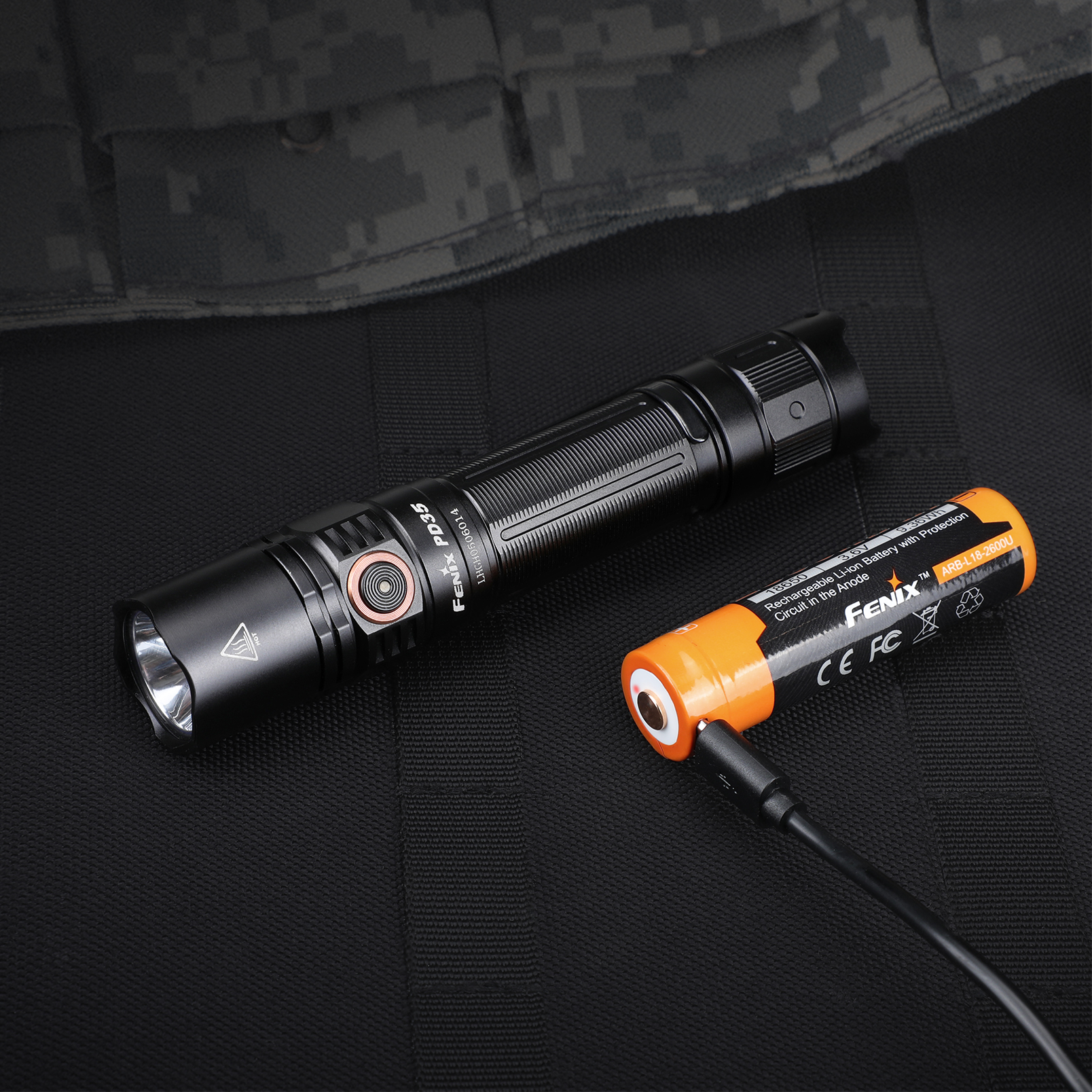 Latarka taktyczna LED Fenix PD35 V3.0 czarna - obrazek 6